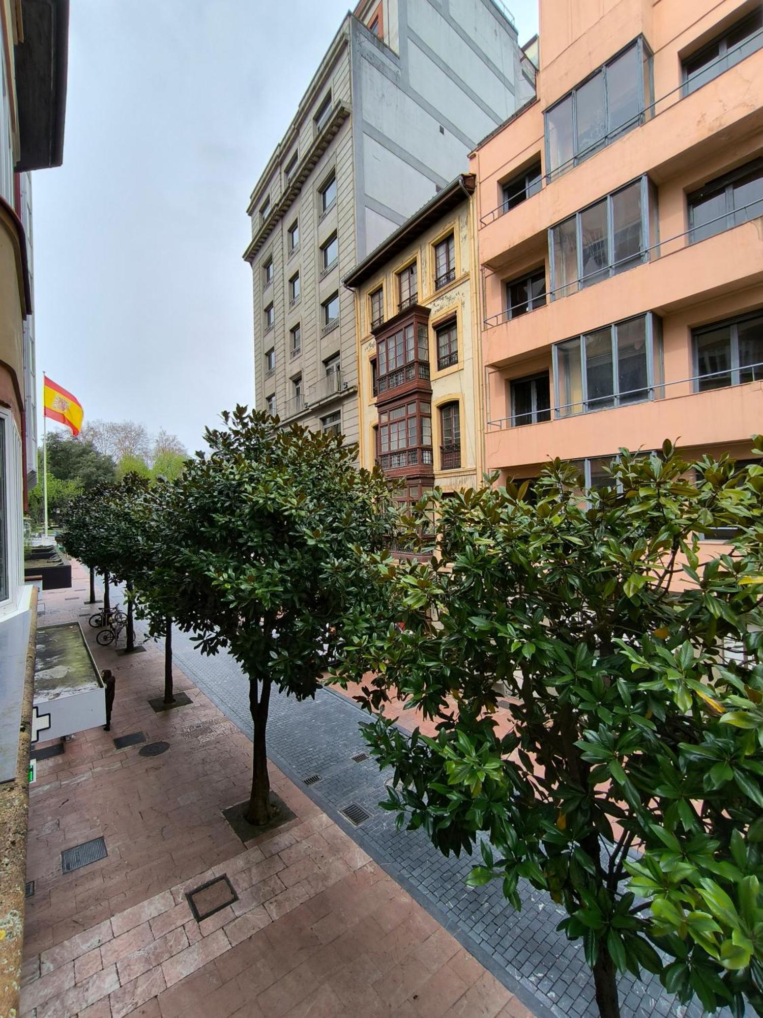 Oviedo Desde El Mismo Centro. Exterior foto